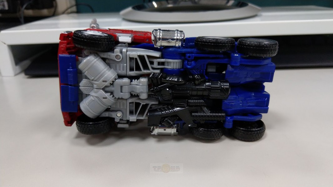 Bumblebee The Movie BB 02 Legendary Optimus Prime   In Hand Images Of TakaraTomy Exclusive Release  (5 of 40)